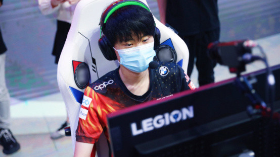 中有数位曾 中有数位曾