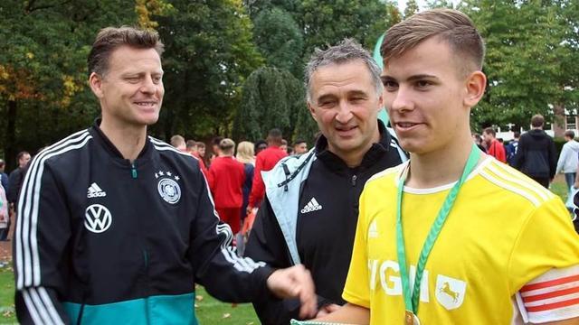 辉煌夜晚里 辉煌夜晚里