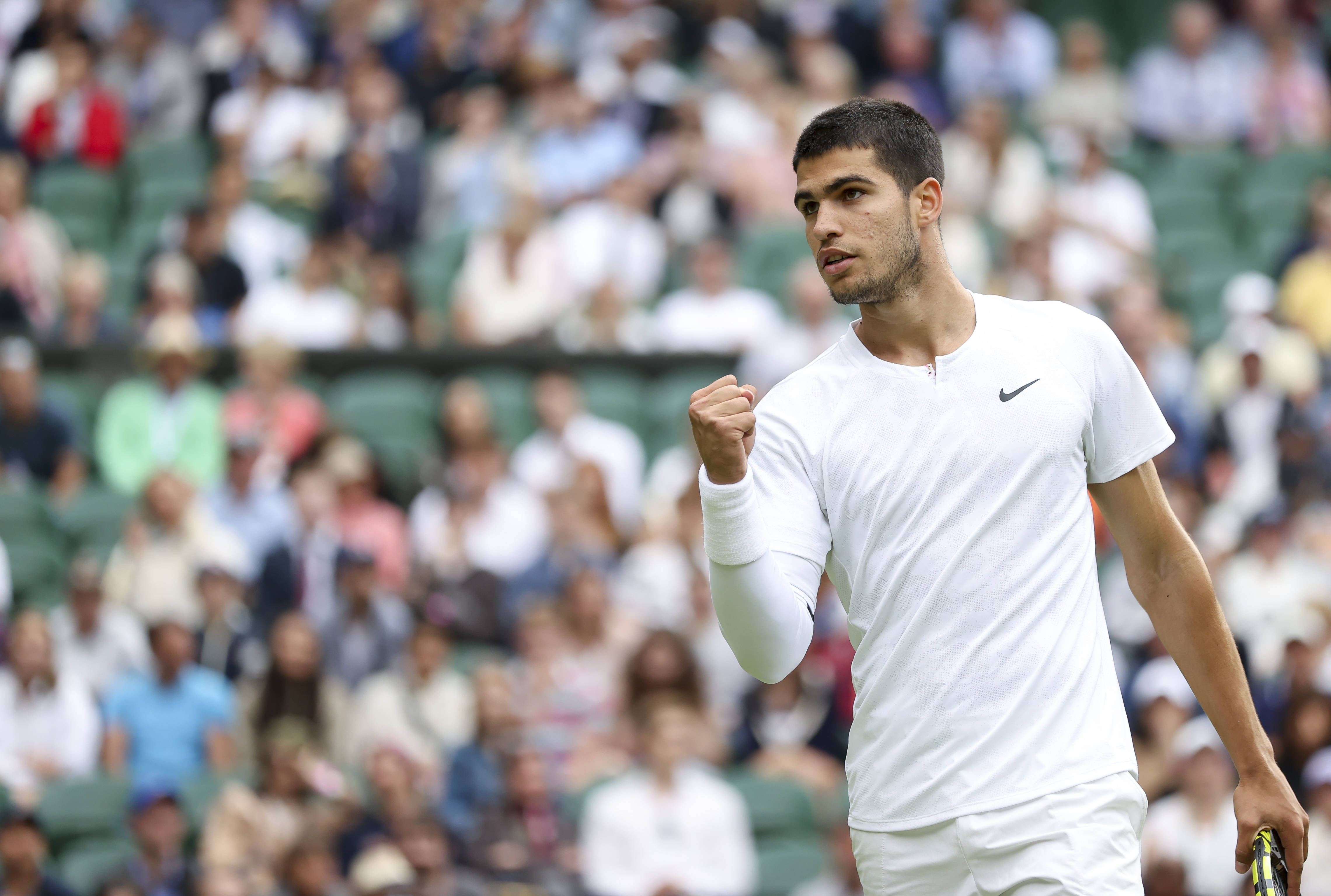 以其坚固的 以其坚固的