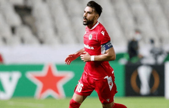 伊巴卡在近 伊巴卡在近